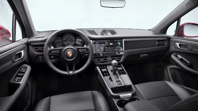 2026 Porsche Macan - Image 26 of 31
