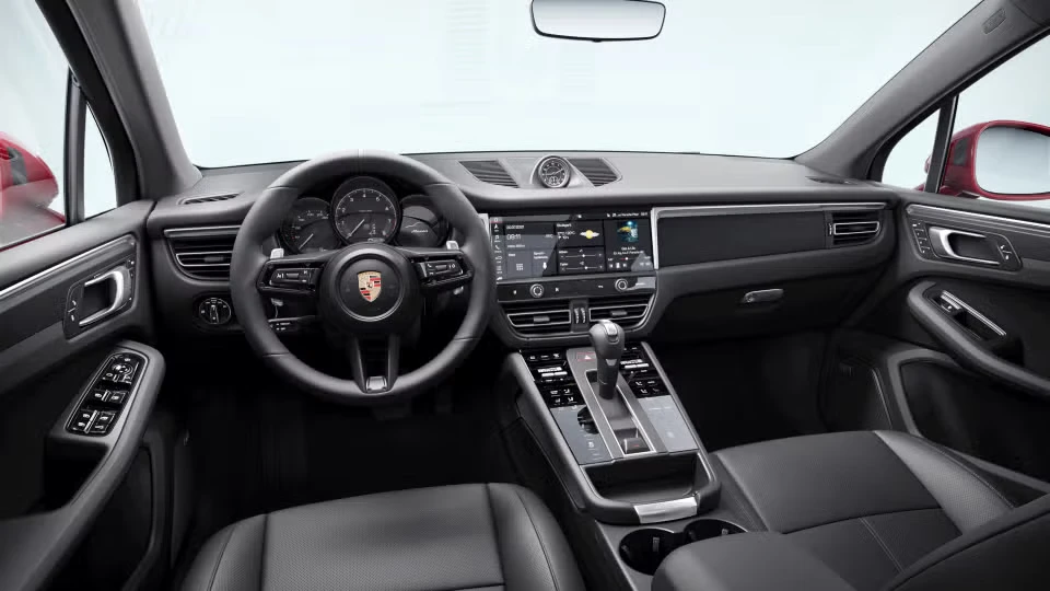 2026 Porsche Macan - Image 27 of 31