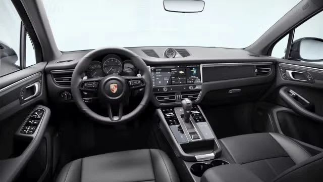 2026 Porsche Macan - Image 26 of 30