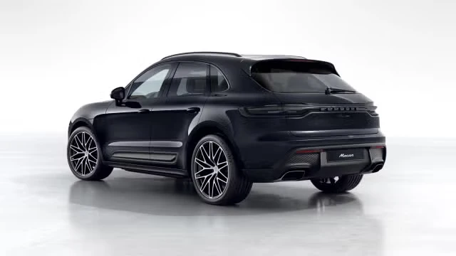2026 Porsche Macan - Image 18 of 30