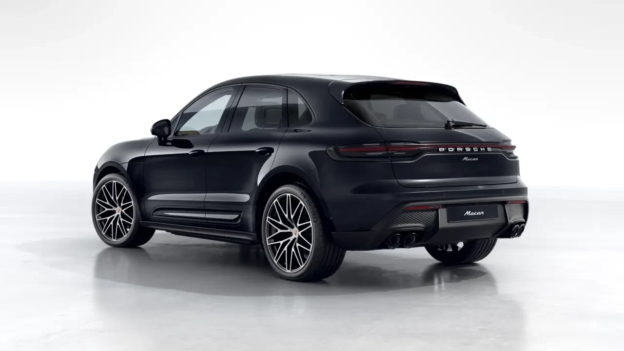 2026 Porsche Macan - Image 24 of 30