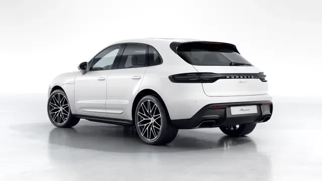 2026 Porsche Macan - Image 22 of 30