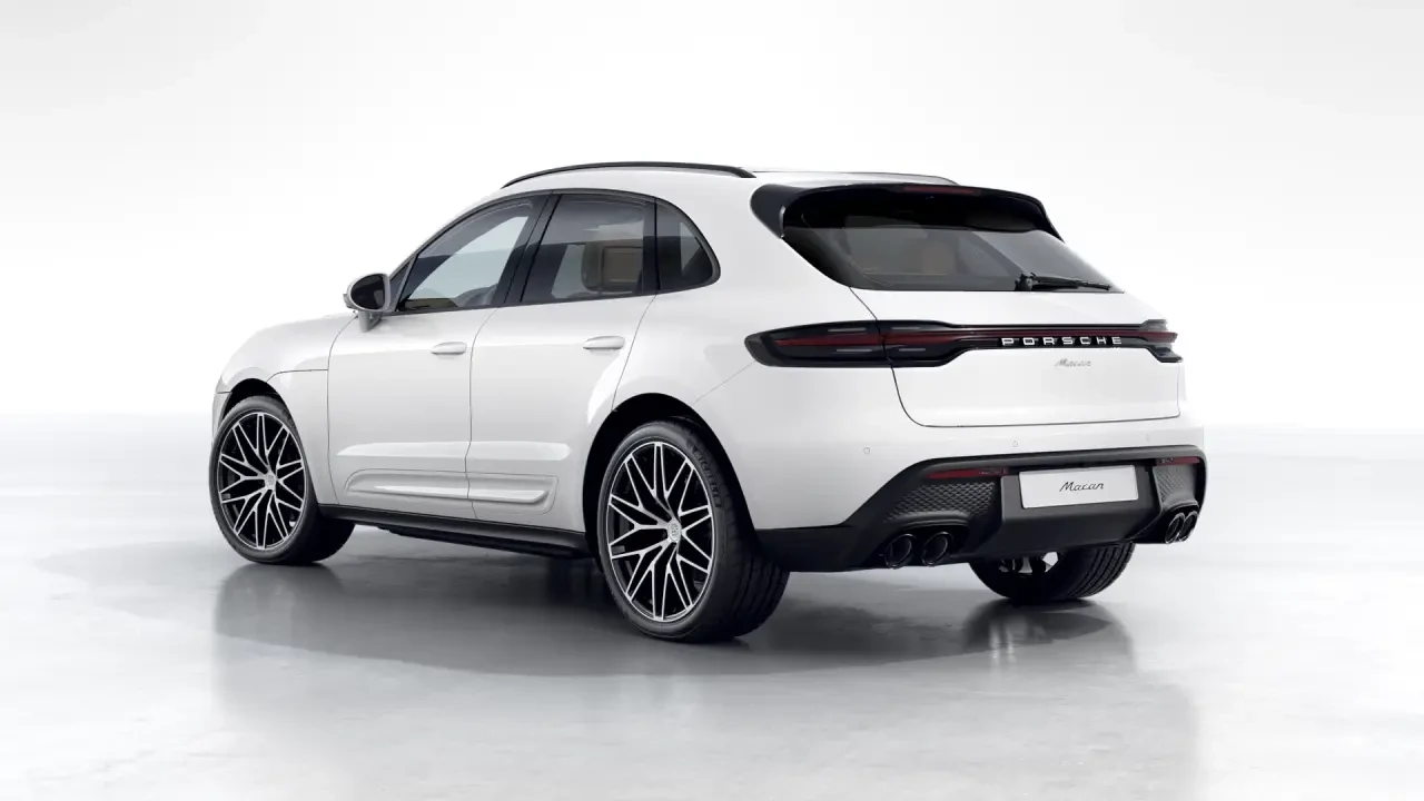 2026 Porsche Macan - Image 24 of 30