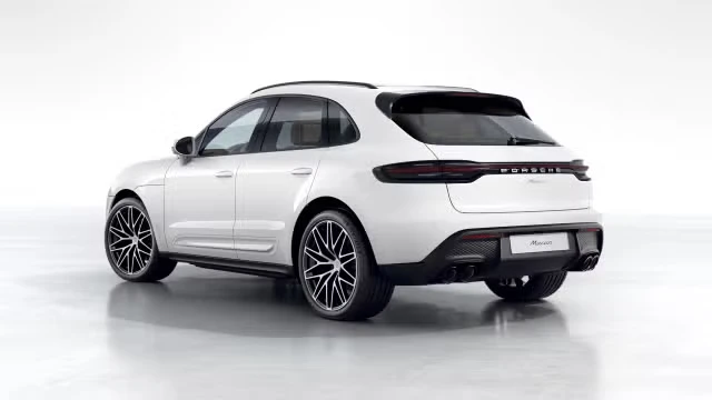 2026 Porsche Macan - Image 18 of 30