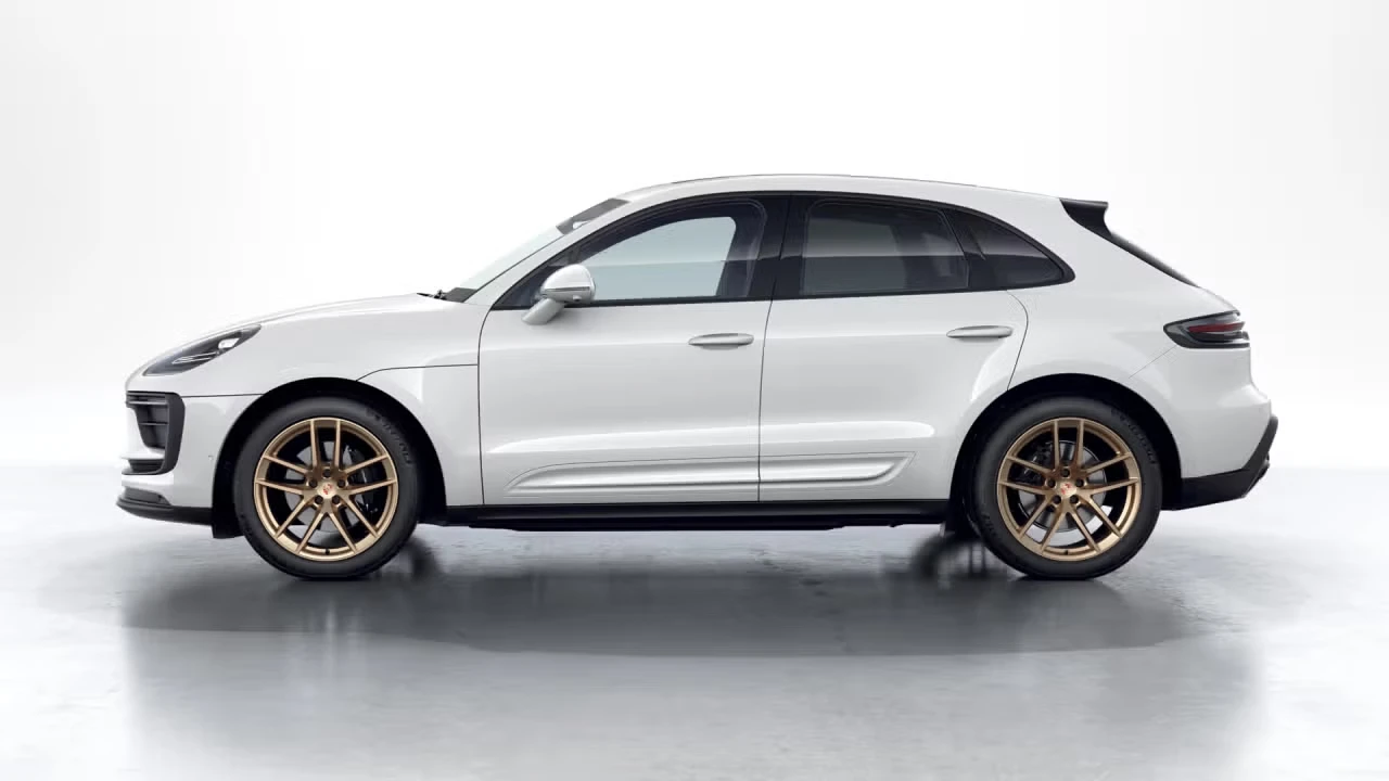 2026 Porsche Macan - Image 12 of 30