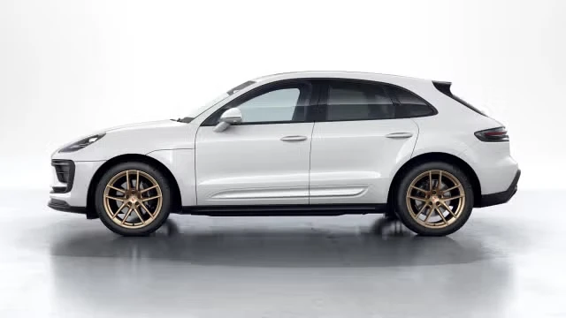 2026 Porsche Macan - Image 10 of 30
