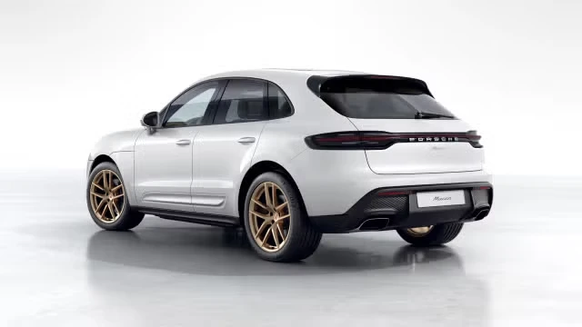 2026 Porsche Macan - Image 18 of 30