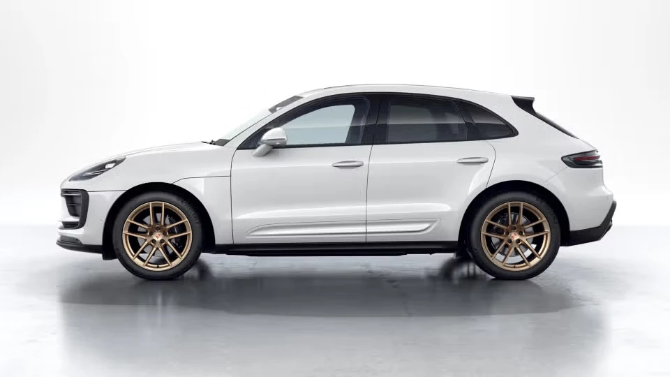 2026 Porsche Macan - Image 11 of 30