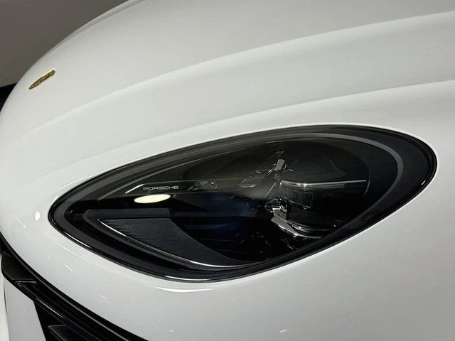 2026 Porsche Macan Electric - Image 24 of 29