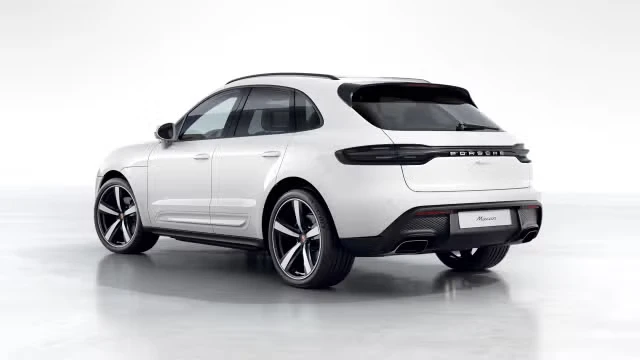 2026 Porsche Macan - Image 18 of 30