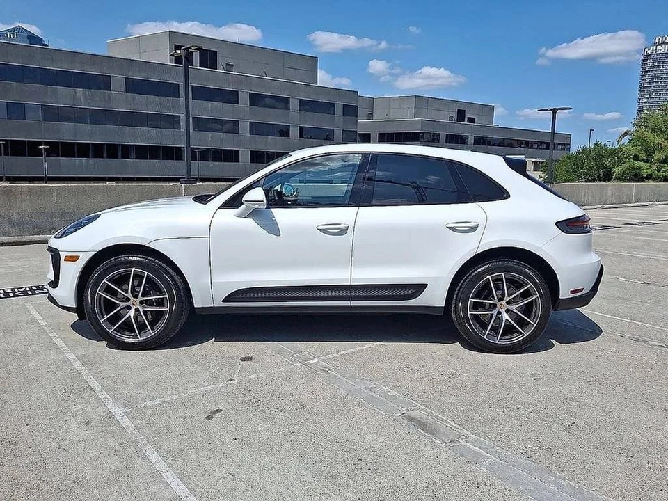 2026 Porsche Macan Electric - Image 2 of 5