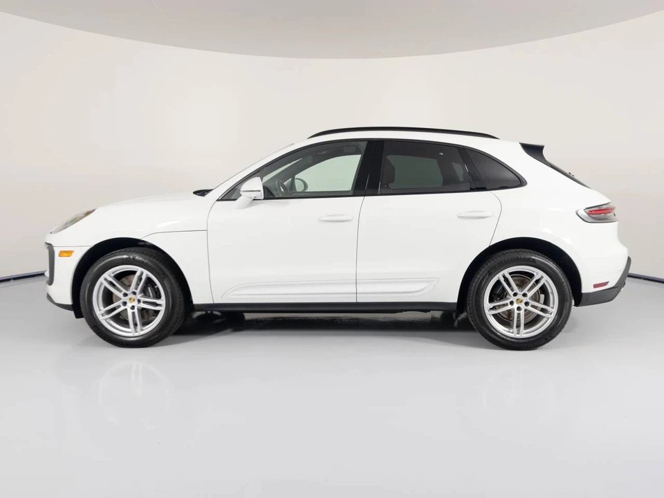 2026 Porsche Macan Electric - Image 2 of 5