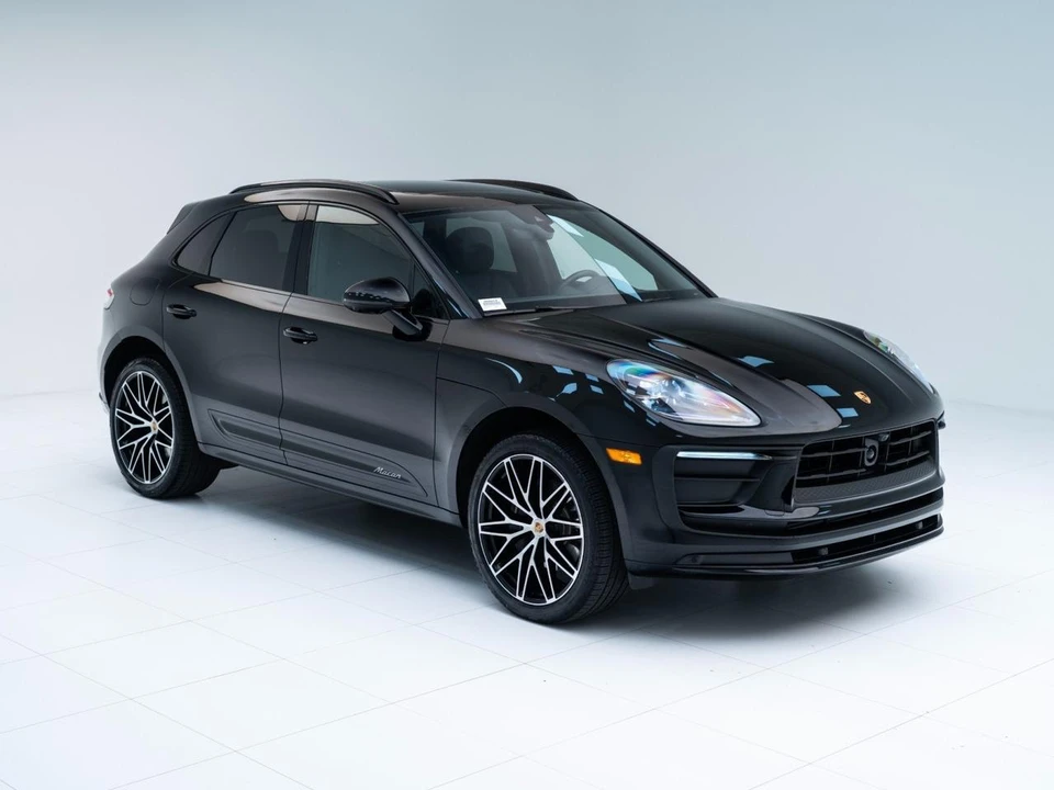 2026 Porsche Macan - Image 7 of 31