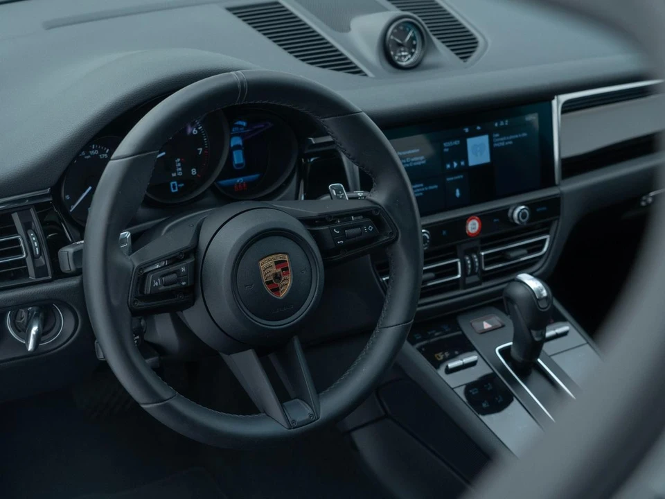 2026 Porsche Macan - Image 20 of 31
