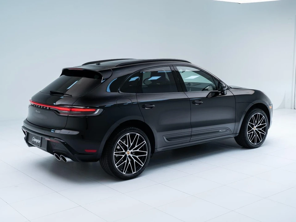 2026 Porsche Macan - Image 9 of 31