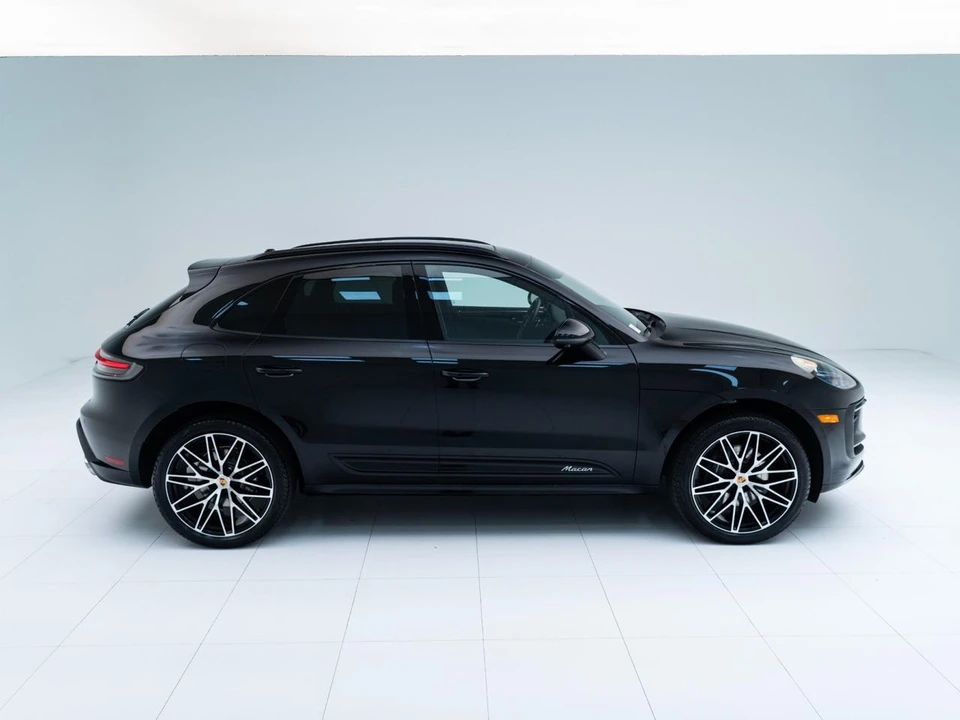2026 Porsche Macan - Image 8 of 31