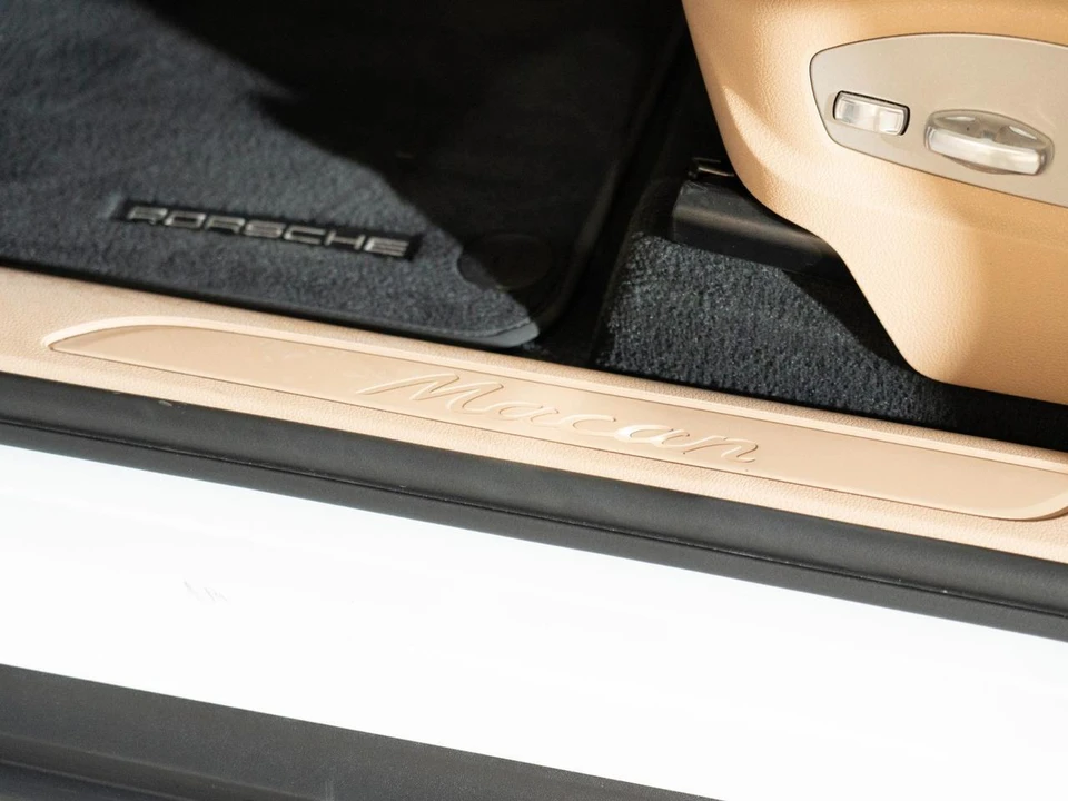 2026 Porsche Macan - Image 12 of 27