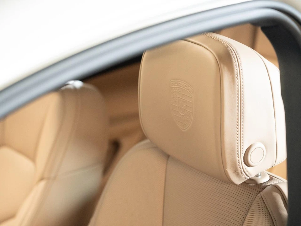 2026 Porsche Macan - Image 24 of 27