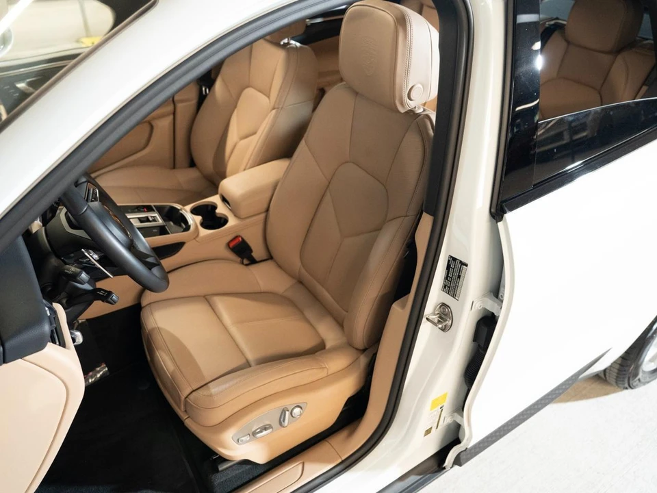 2026 Porsche Macan - Image 5 of 27