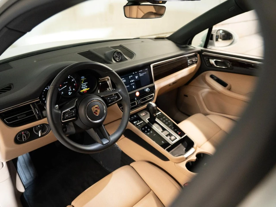 2026 Porsche Macan - Image 4 of 27