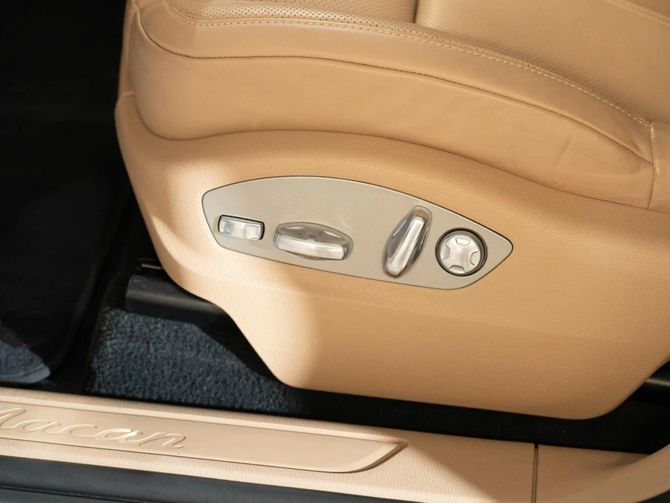 2026 Porsche Macan - Image 13 of 27