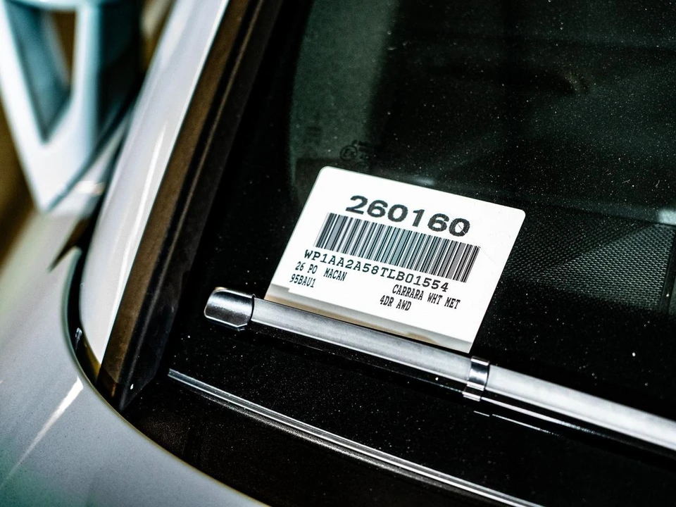 2026 Porsche Macan - Image 27 of 27