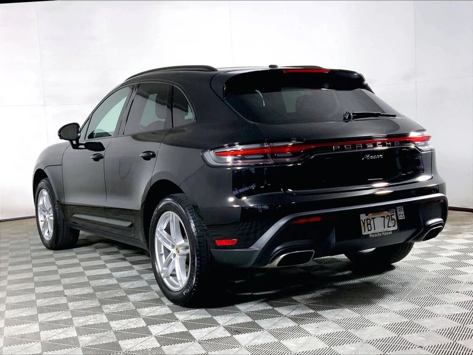 2026 Porsche Macan Electric - Image 3 of 5