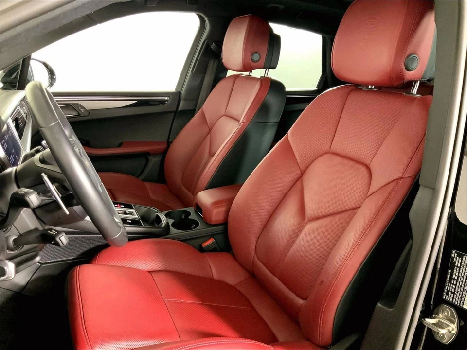 2026 Porsche Macan Electric - Image 5 of 5
