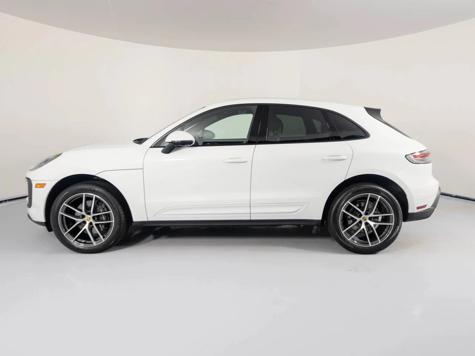 2026 Porsche Macan Electric - Image 2 of 5