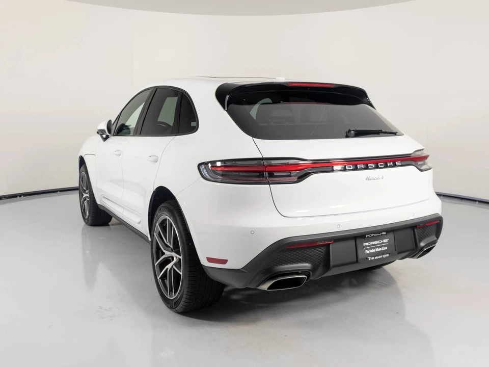 2026 Porsche Macan Electric - Image 3 of 5