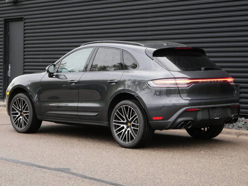 2026 Porsche Macan Electric - Image 3 of 5