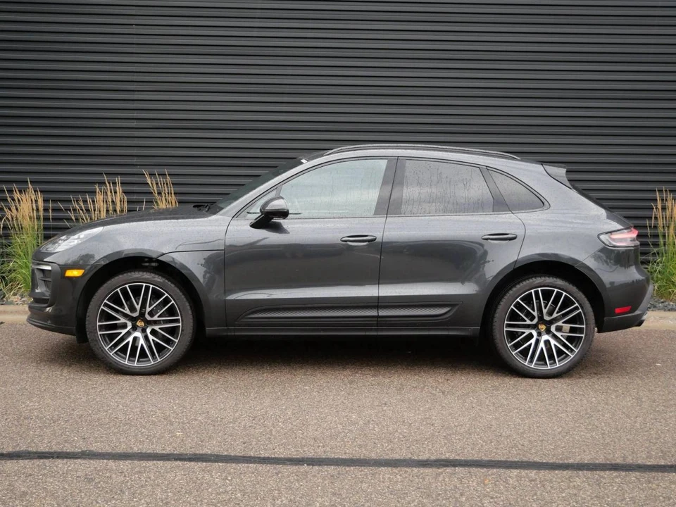 2026 Porsche Macan Electric - Image 2 of 5