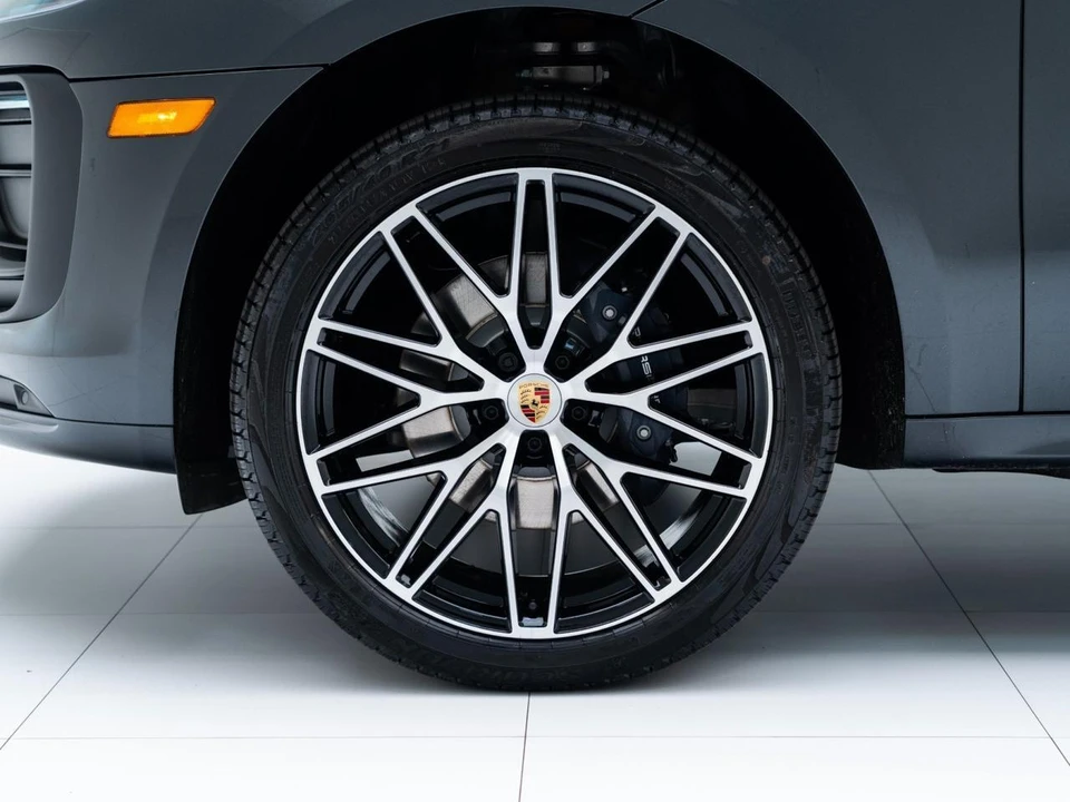 2026 Porsche Macan - Image 12 of 29