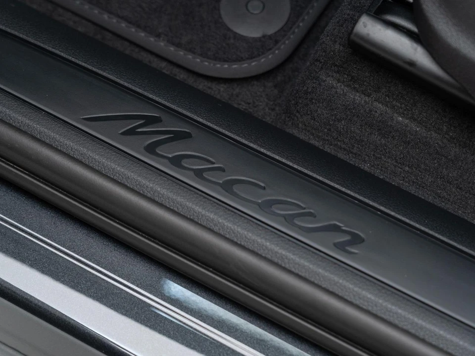 2026 Porsche Macan - Image 13 of 29