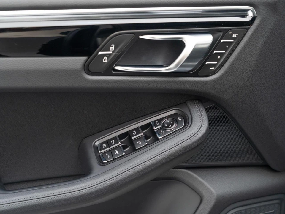 2026 Porsche Macan - Image 19 of 29