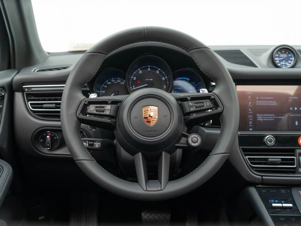 2026 Porsche Macan - Image 29 of 29