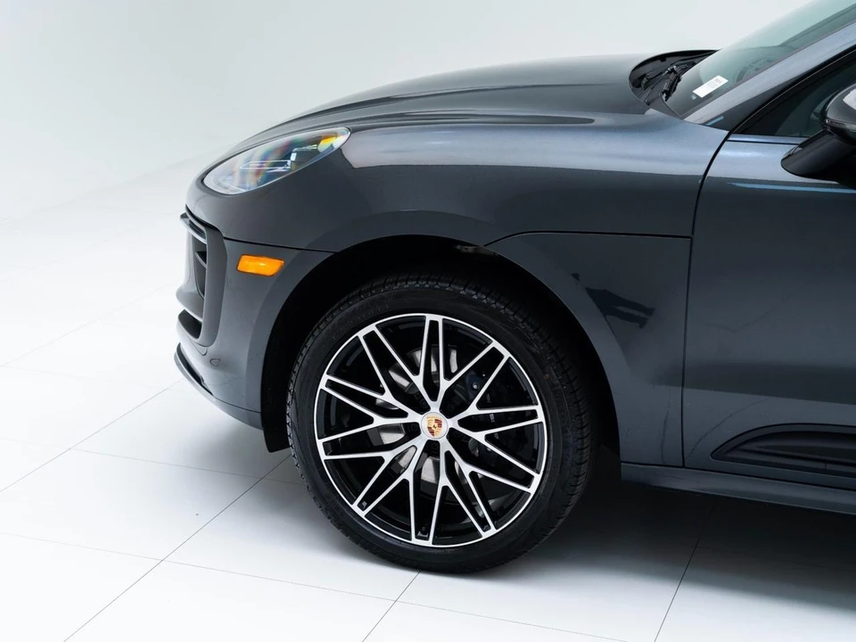 2026 Porsche Macan - Image 11 of 29