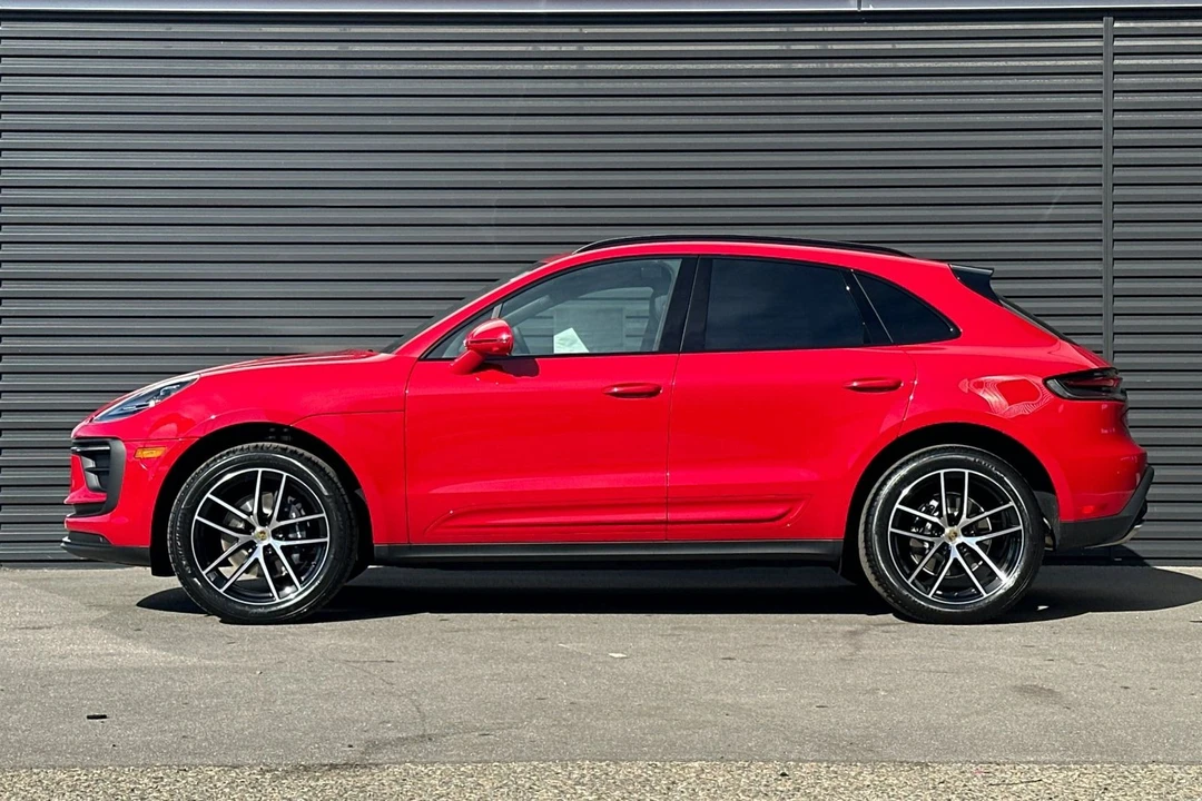2026 Porsche Macan - Image 2 of 31