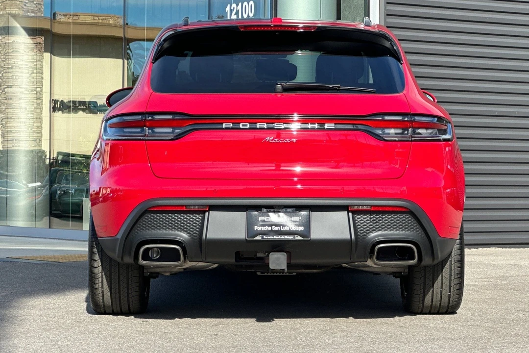 2026 Porsche Macan Electric - Image 7 of 31