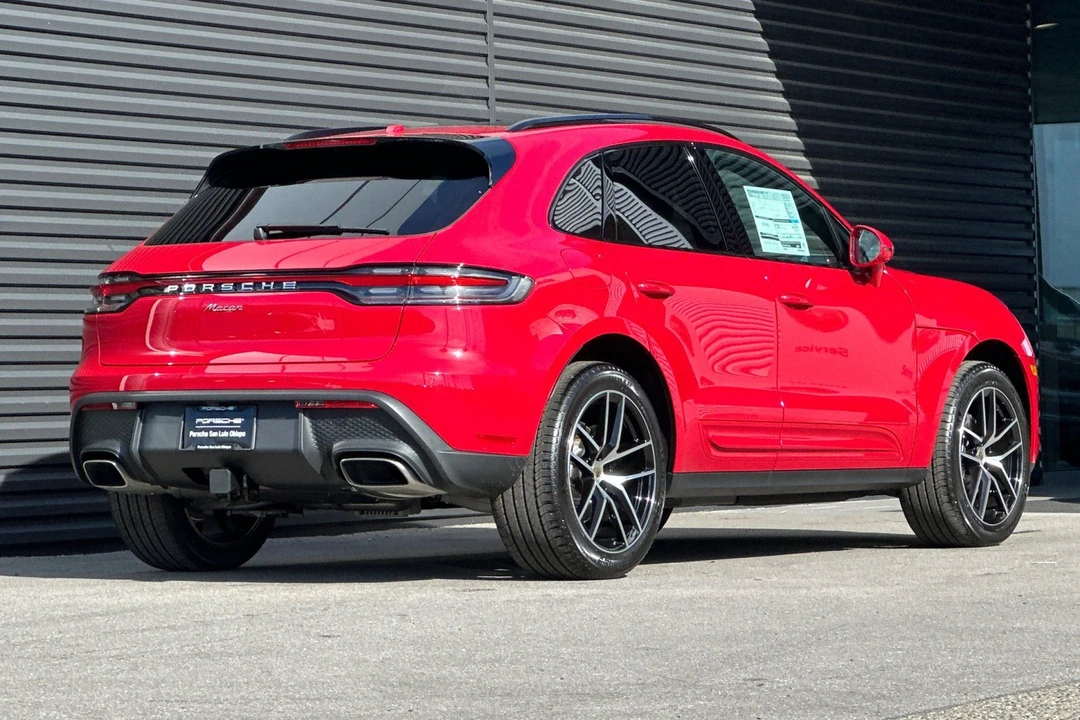 2026 Porsche Macan Electric - Image 8 of 31