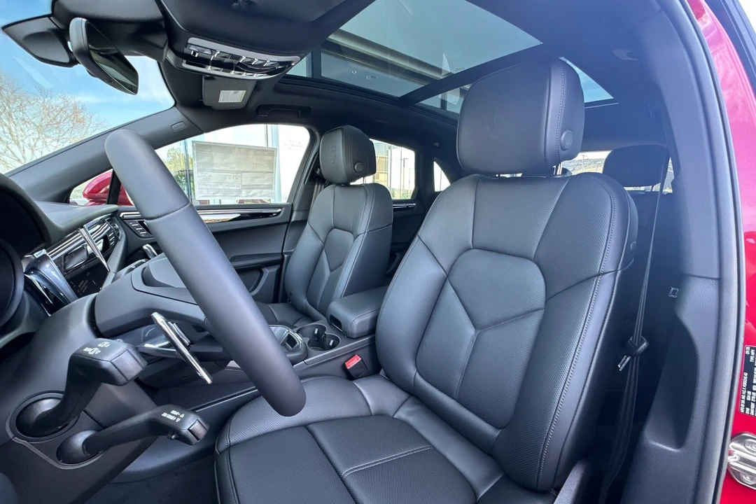 2026 Porsche Macan Electric - Image 5 of 31