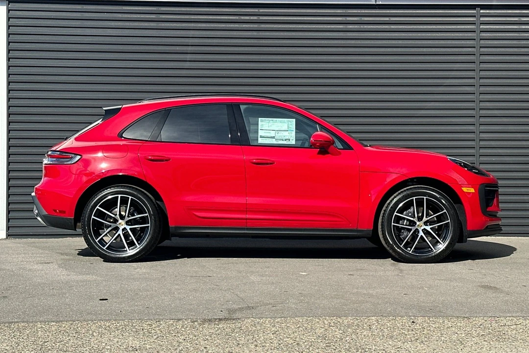 2026 Porsche Macan Electric - Image 9 of 31