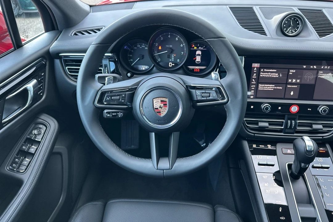 2026 Porsche Macan Electric - Image 16 of 31