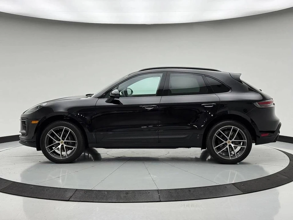 2026 Porsche Macan Electric - Image 2 of 4