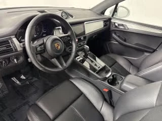 2026 Porsche Macan - Image 25 of 31