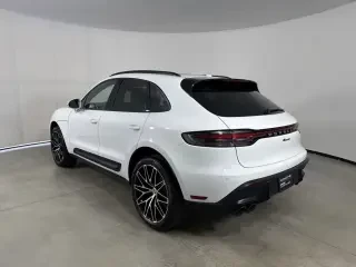 2026 Porsche Macan - Image 21 of 31