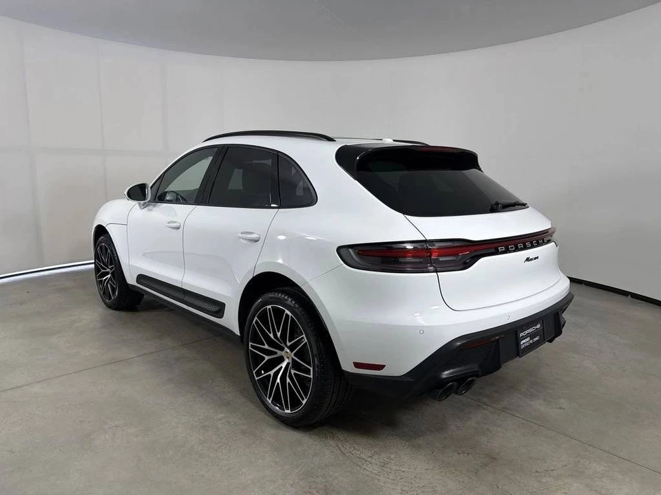 2026 Porsche Macan - Image 3 of 5