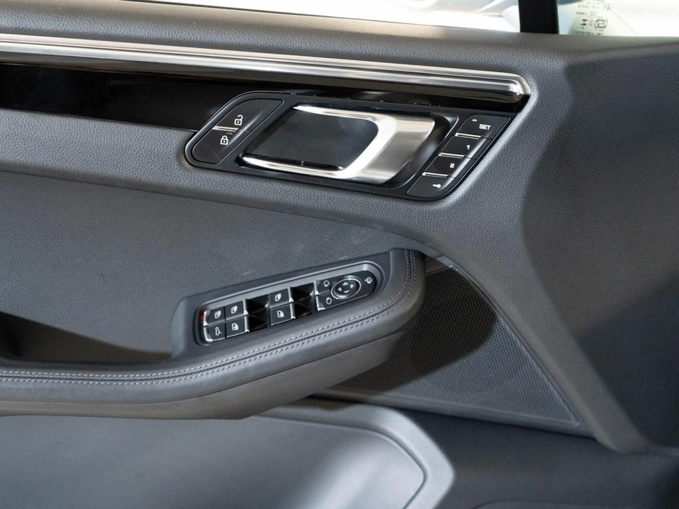 2026 Porsche Macan - Image 16 of 27