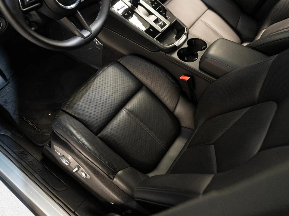 2026 Porsche Macan - Image 13 of 27