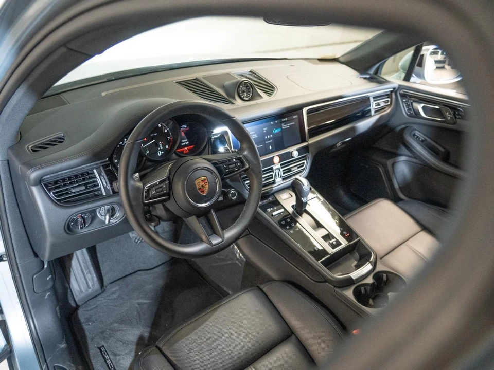 2026 Porsche Macan - Image 4 of 27